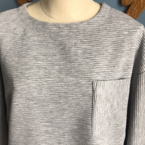 A New Day gray oversized everyday basic slightly cropped top, size S, crew neck - Picture 2 of 9